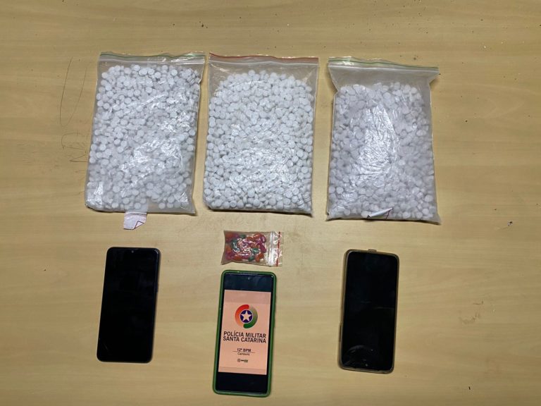 PM prende dupla com 3030 comprimidos de ecstasy em Camboriú