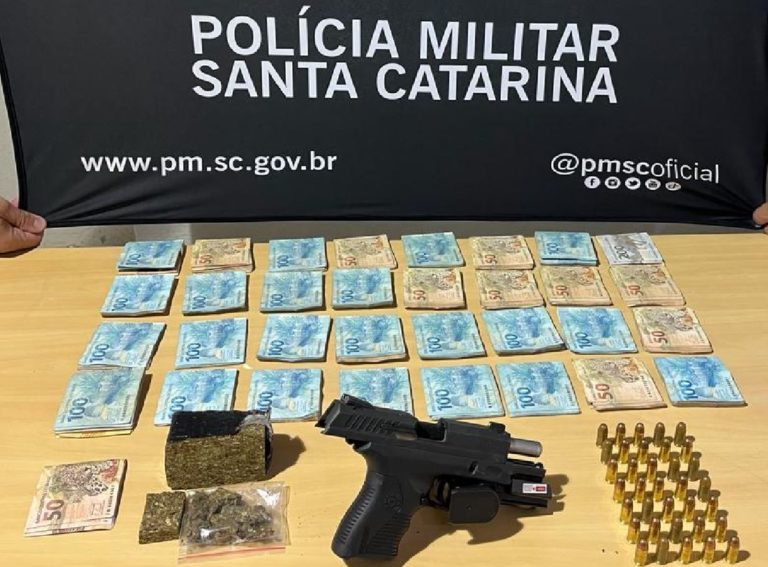 Homem é preso com arma, drogas, dinheiro e notas falsas na Barra