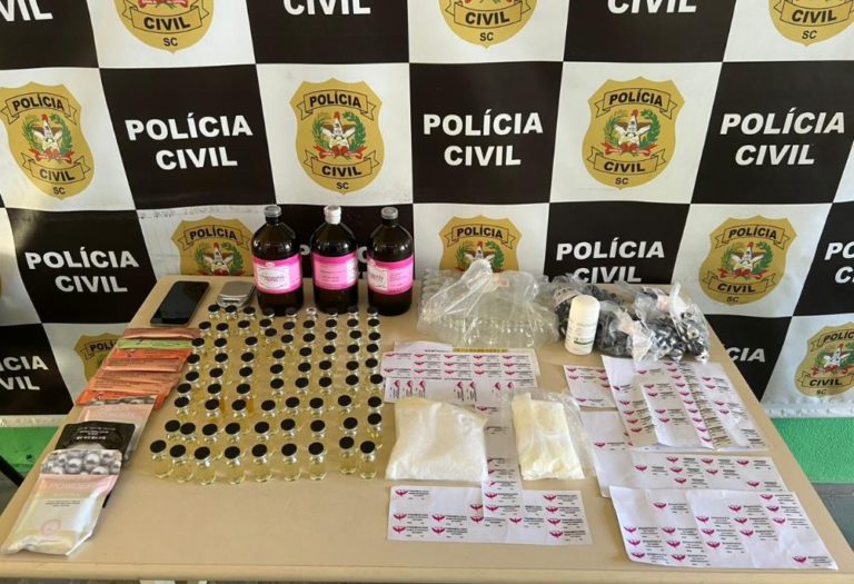 Polícia Civil prende homem que produzia e comercializava anabolizantes em Balneário Camboriú