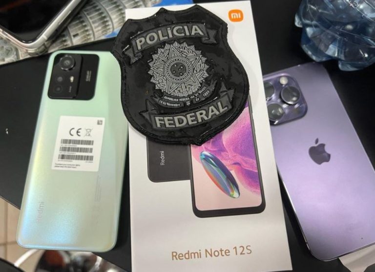 PF cumpre mandados contra desvio de celulares envolvendo servidor da Receita Federal