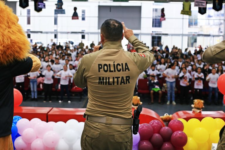 Polícia Militar certifica mais de 500 crianças no PROERD em Camboriú