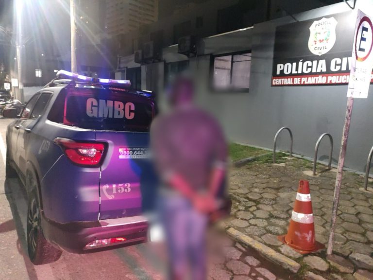 Briga em bar termina com um esfaqueado e outro ferido na 5ª Avenida