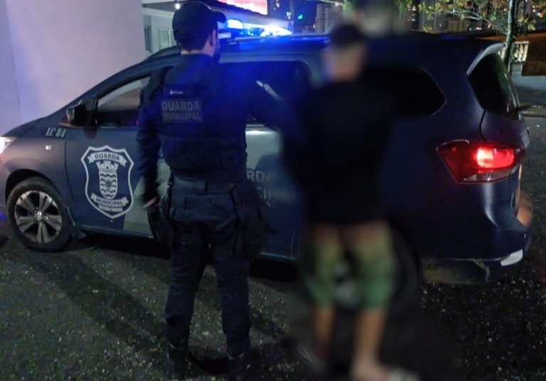 Homem é preso após furtar celular na Atlântica