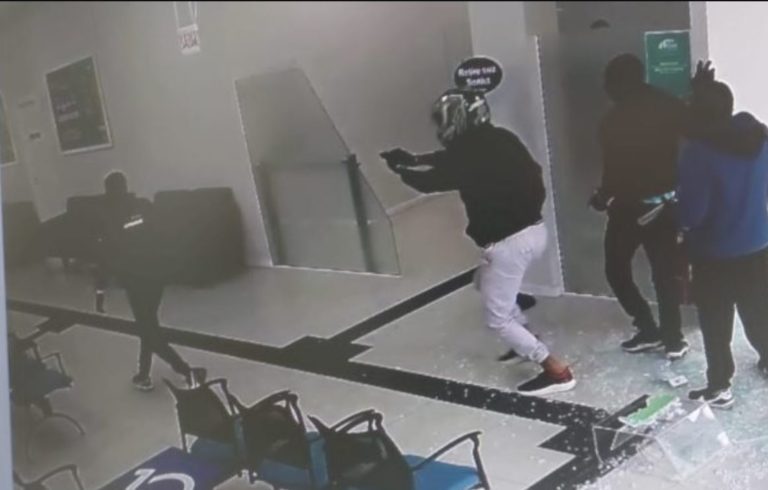 Assalto a banco em Biguaçu termina com um morto e três presos