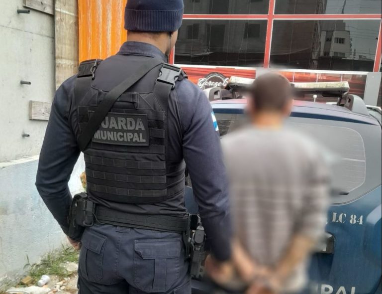 Homem é detido por quebra de medida protetiva
