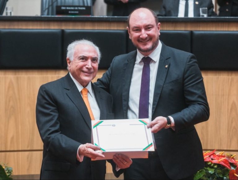 Michel Temer recebe o Título de Cidadão Catarinense