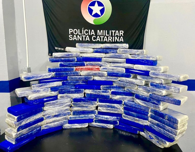 PM encontra veículo com 103,5 quilos de cocaína no Nova Esperança
