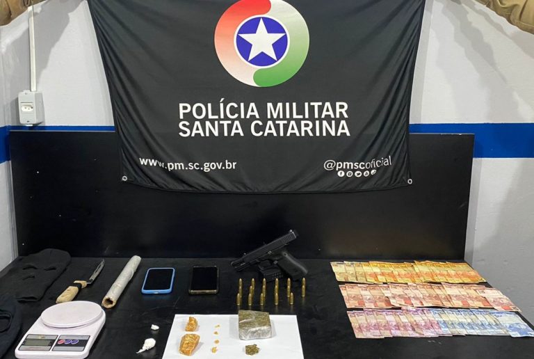 Polícia Militar prende casal por tráfico de drogas e porte ilegal de arma de fogo.