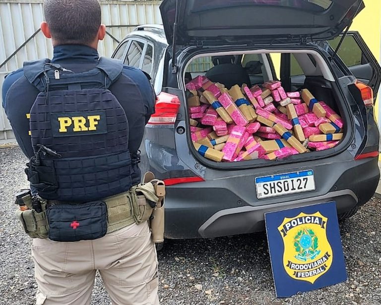 Após fugir de abordagem, homem é preso transportando 200kg de maconha