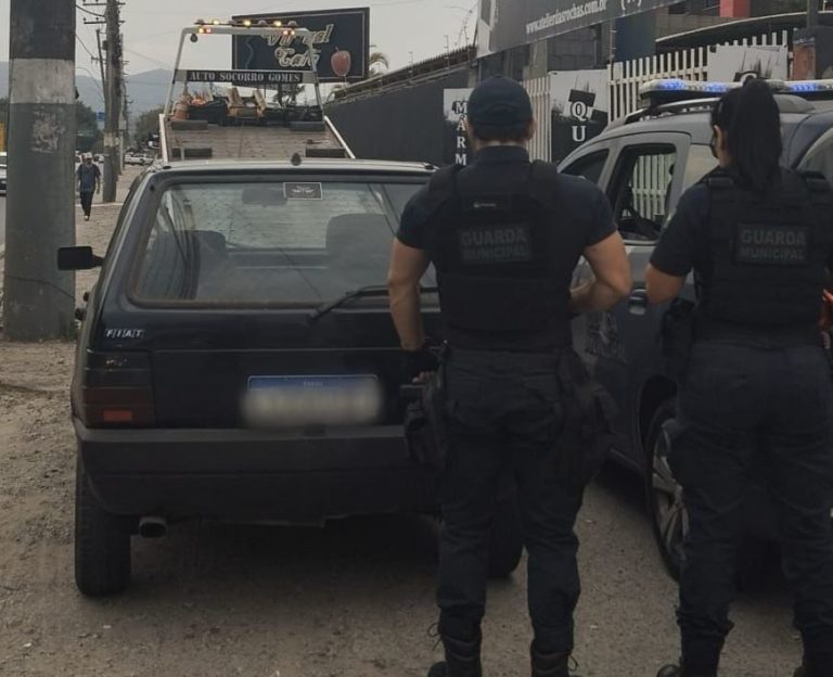 Homem é detido com carro roubado em Balneário Camboriú