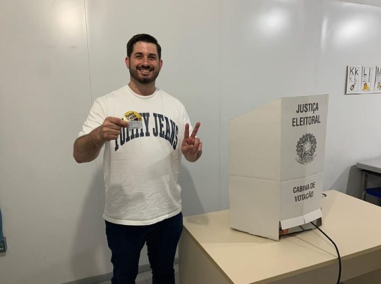 André Vechi vence suplementares para prefeito em Brusque