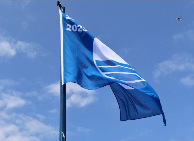 Júri aprova Bandeira Azul para três praias de Balneário Camboriú