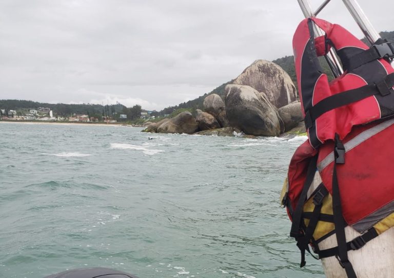Homem desaparecido na Praia do Caminhoneiro ainda não foi encontrado