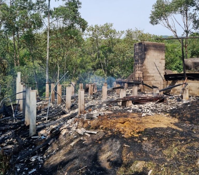 Vazamento de gás reduz a cinzas residência no interior de Camboriú