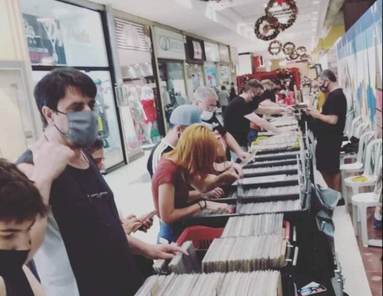 Final de semana tem feira de vinil na Praia Brava