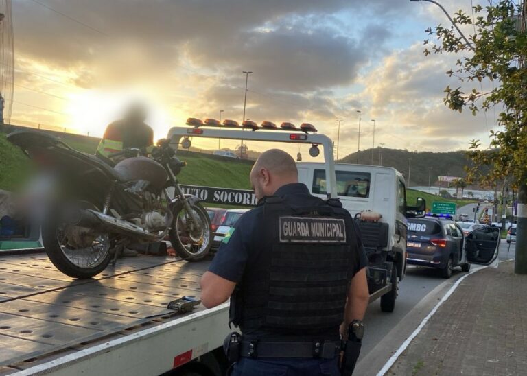 Homem é preso embriagado após se envolver em acidente em BC