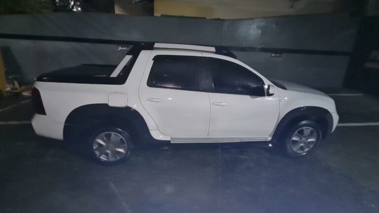 Foragido da justiça é preso com carro clonado em Camboriú