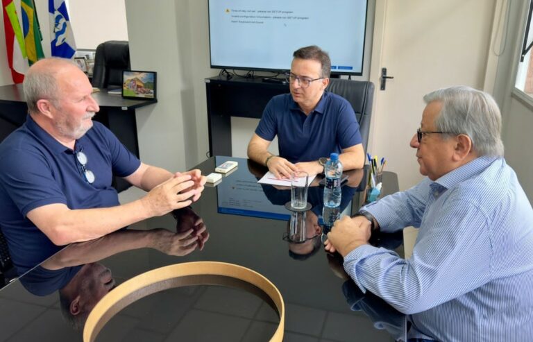 De novo: Fabrício viaja e David La Barrica assume a prefeitura