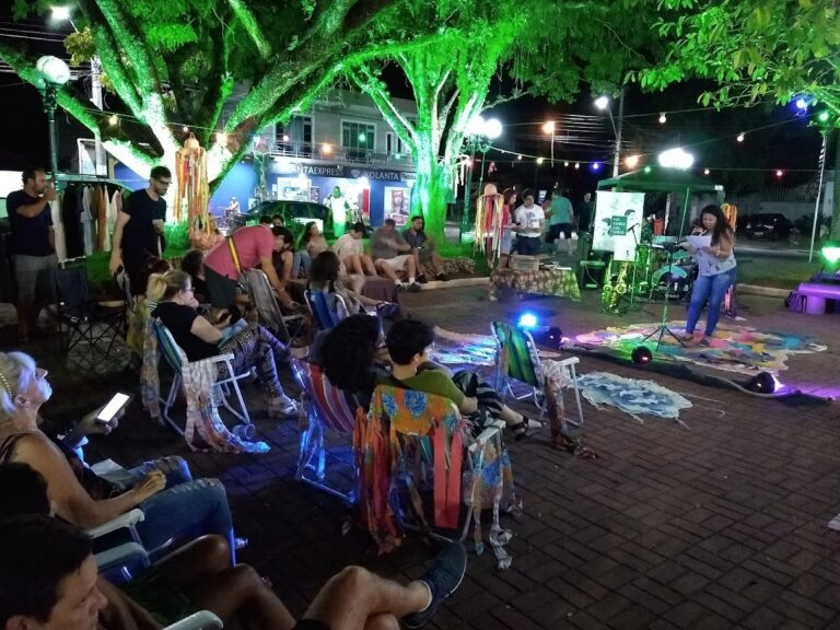 Sarau da Tainha comemora oito anos com festival na Barra neste sábado
