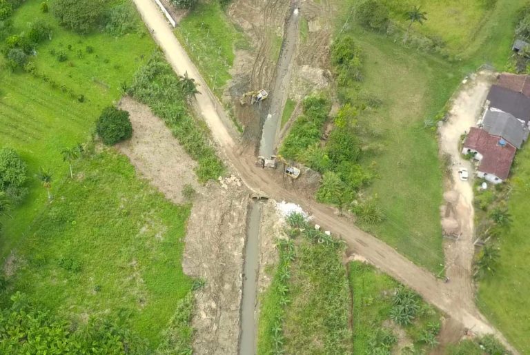 CRIME AMBIENTAL: Prefeitura muda curso do Rio Lajeado sem licenças ambientais