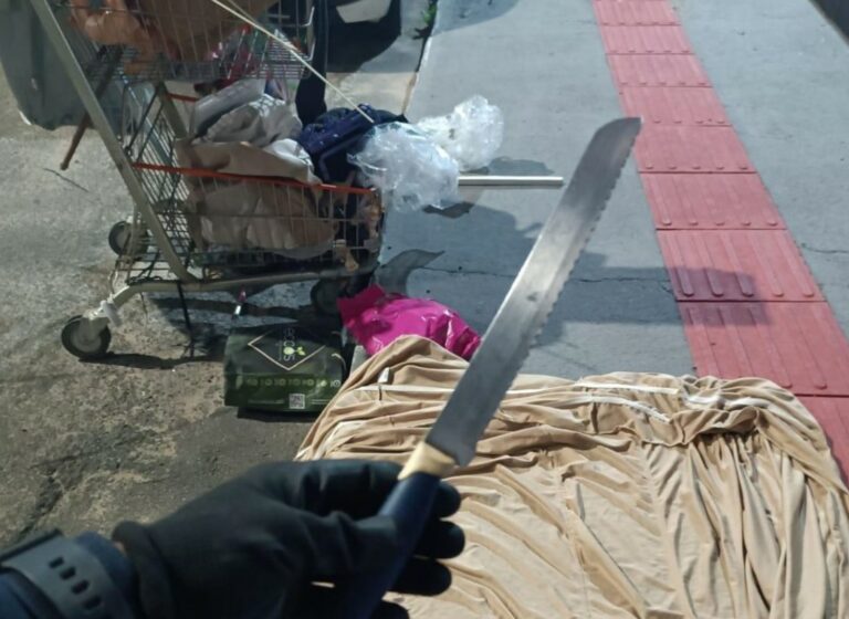 Morador de rua é preso ao tentar furtar residência