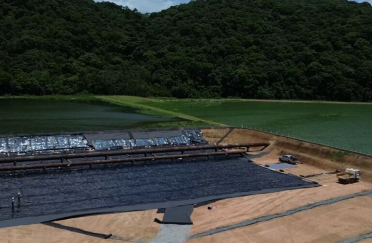 Lagoa de aeração da EMASA recebe nova geomembrana