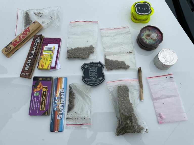 Dois são detidos pela GM por posse de drogas