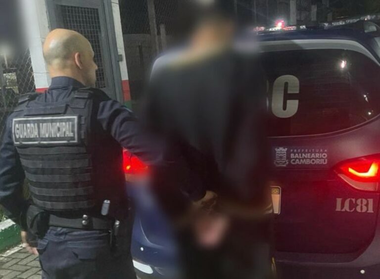 Em abordagem, ambulante sem alvará estava “pedido” pela justiça do Paraná