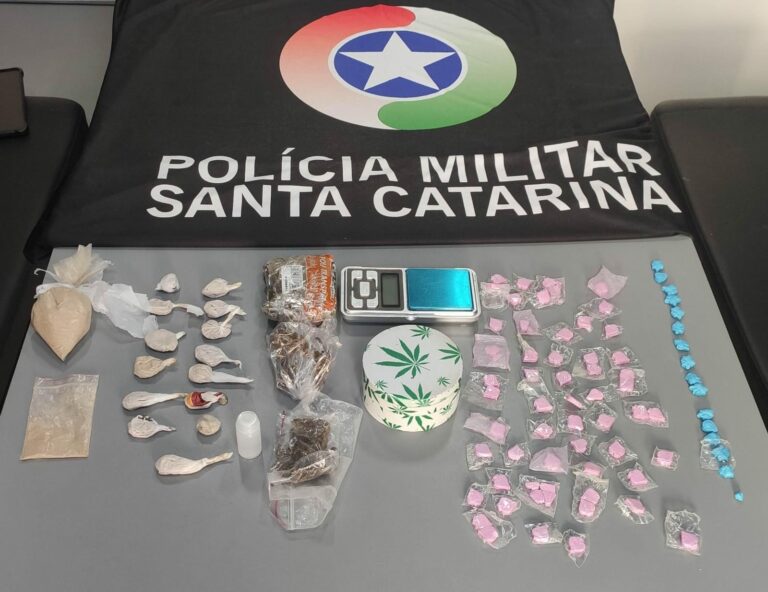 Quatro são detidos com grande variedade de drogas na Av. dos Estados