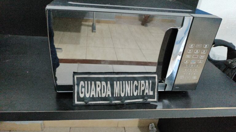 Morador de rua é preso após furtar objetos em obra na Vila Real