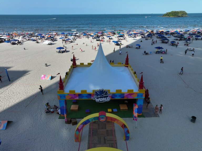 Projeto Praia Limpa ocorre em quatro pontos da Praia Central