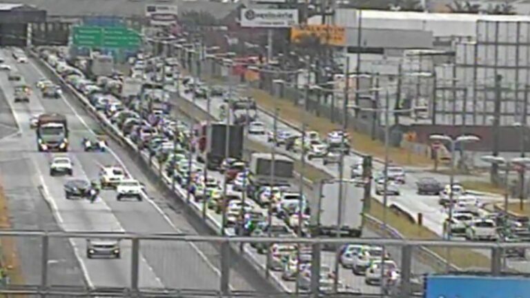 BR-101 Norte registra filas de Tijucas até o trevo da BR-470 em Navegantes