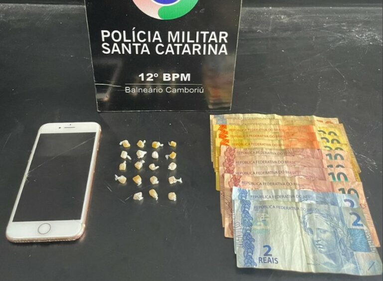 Adolescente é apreendido por tráfico de drogas na Praça da Bíblia, em BC
