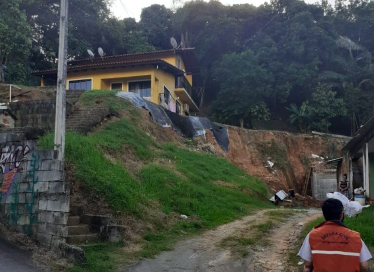 Defesa Civil vai notificar moradores de áreas de risco