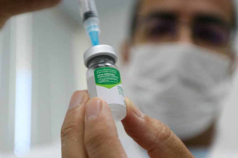 Campanha de Vacinação contra a gripe é antecipada em SC