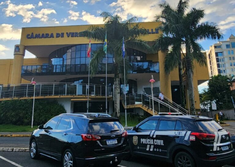 Polícia Civil realiza operação que investiga “rachadinha” na Câmara de Joinville
