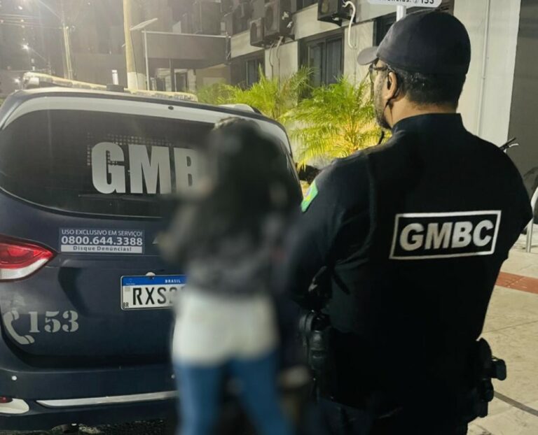 Deu ruim na festa: Mulher é presa furtando champagne em supermercado