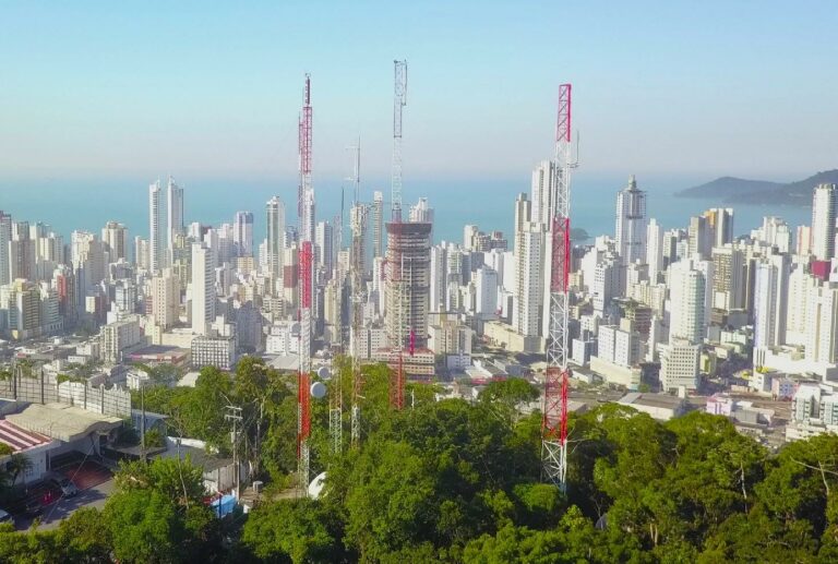 Rádio Câmara BC recebe licença definitiva de operação da Anatel