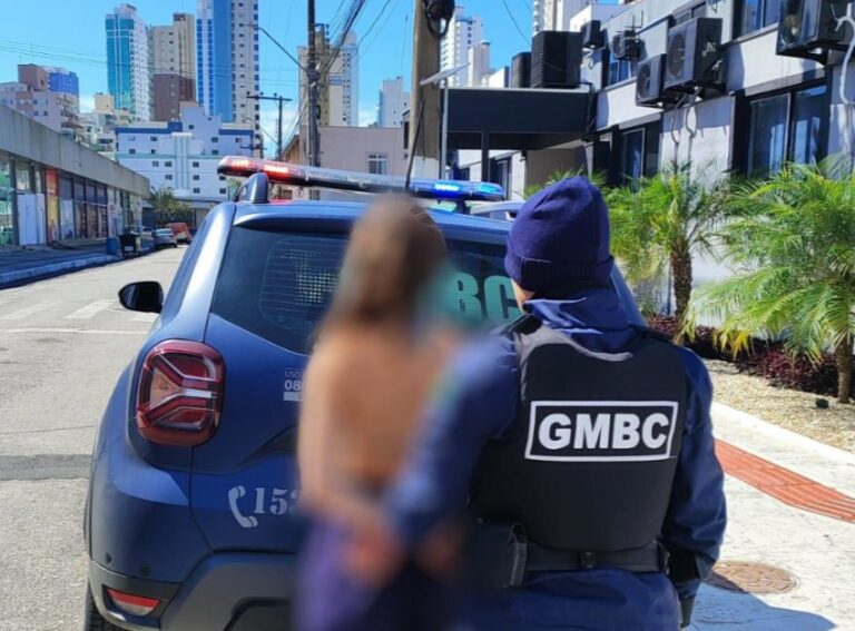 Mulher embriagada é detida após causar acidente na Vila Real