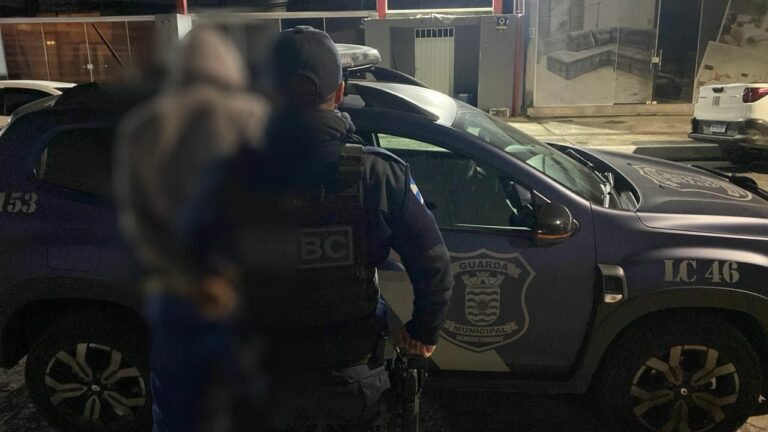 Homem tenta roubar obra e é preso por invasão de propriedade