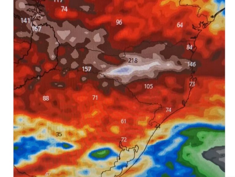 ATENÇÃO: Alerta para chuvas de até 300mm no fim de semana.