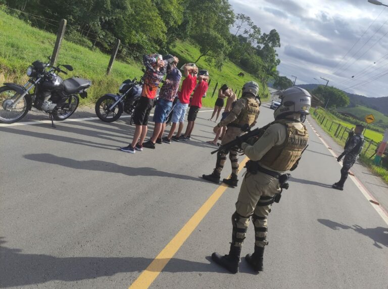 PM apreende motos após denúncias de perturbação no interior de Camboriú