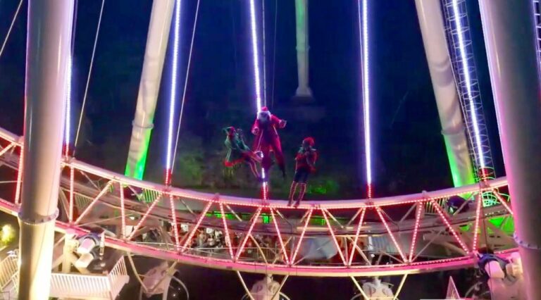 Papai Noel e Duendes descem a FG Big Wheel de rapel