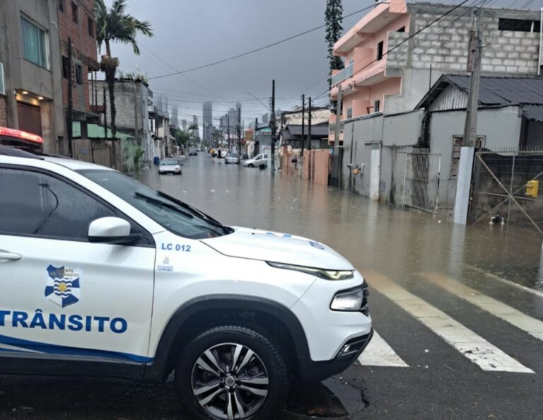 Equipes de BC seguem em alerta para previsão de chuva desta sexta-feira (17)