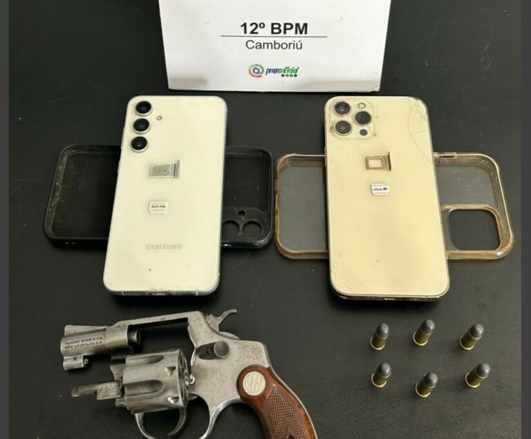 Dois homens são presos por porte ilegal de arma no Areias em Camboriú