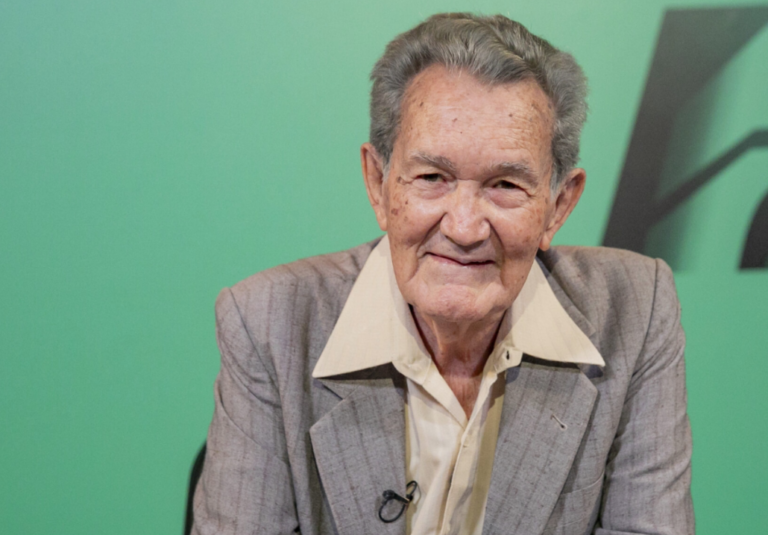 Falece aos 92 anos Léo Batista, uma referência no jornalismo esportivo brasileiro