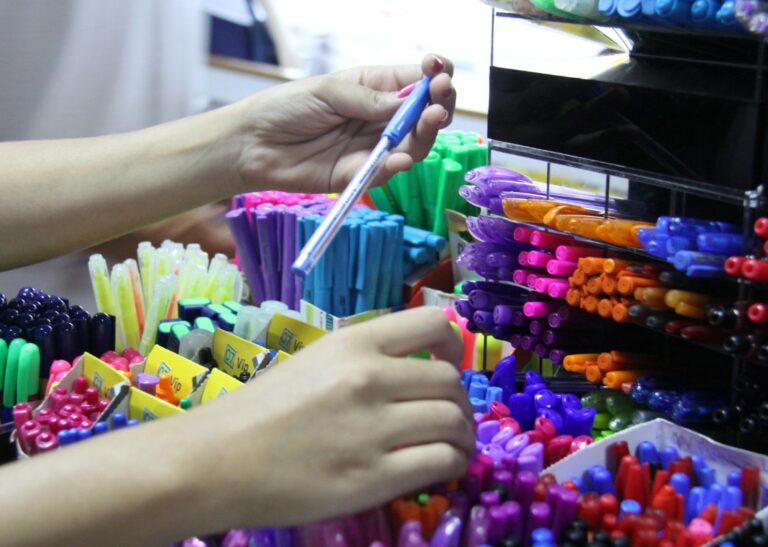 Procon divulga pesquisa de preço de material escolar em Balneário Camboriú