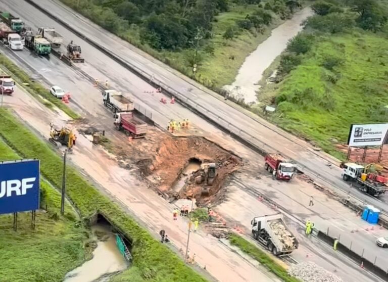 BR-101/SC: Tráfego liberado em Biguaçu, após 80 horas ininterruptas de reparos