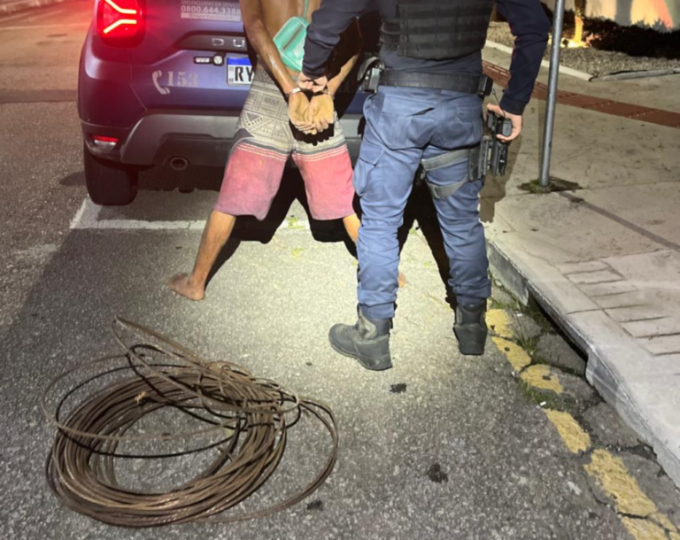 Homem é preso pela GM após furtar fiação elétrica