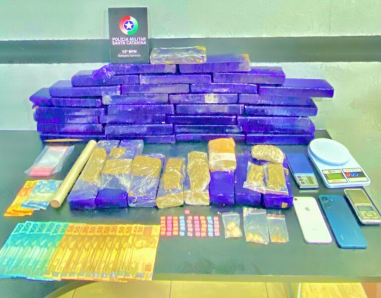 Dois são presos com 28 quilos de maconha e outras drogas em Camboriú